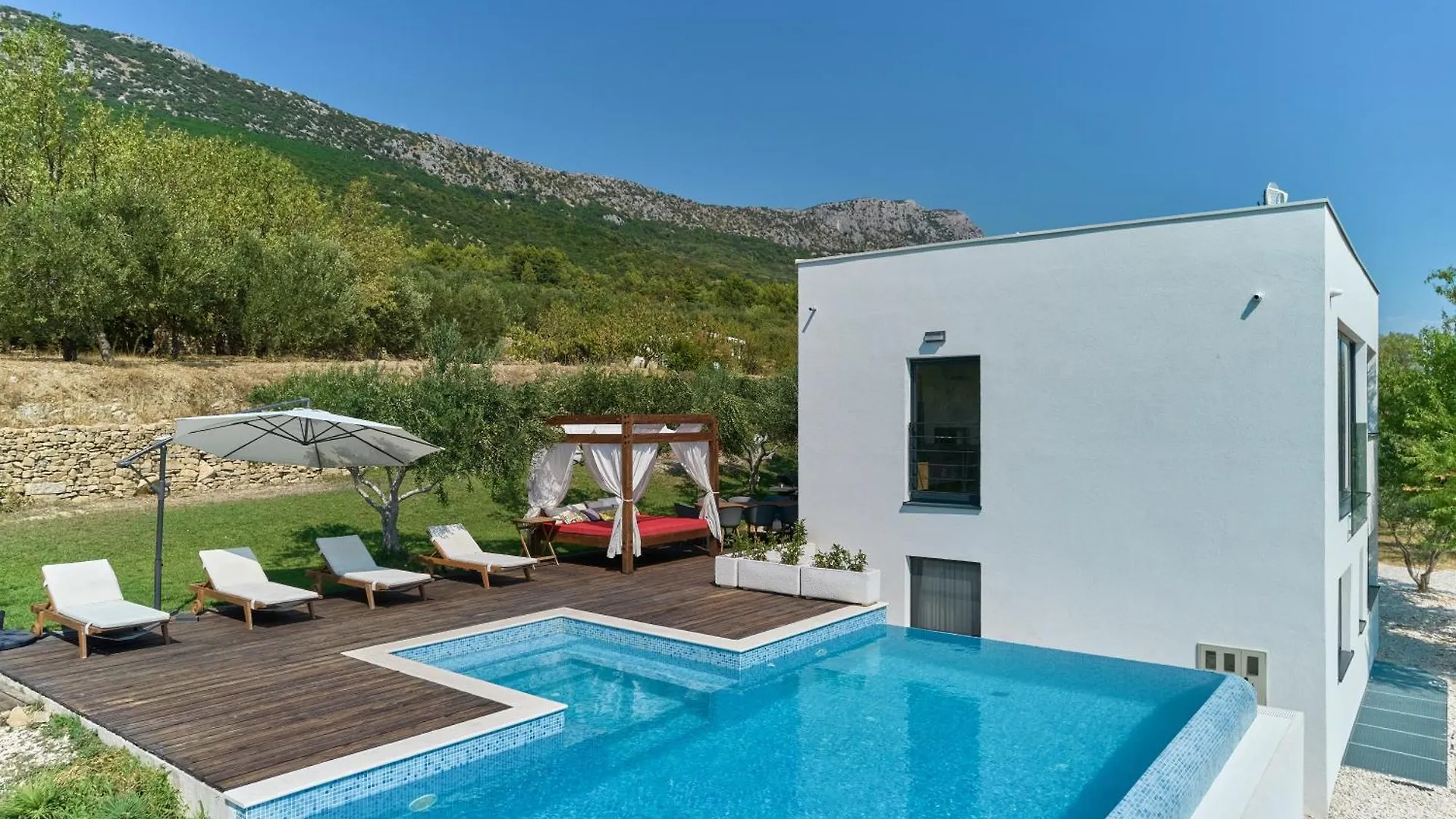 Villa Belle Vue With Heated Pool Kastela
