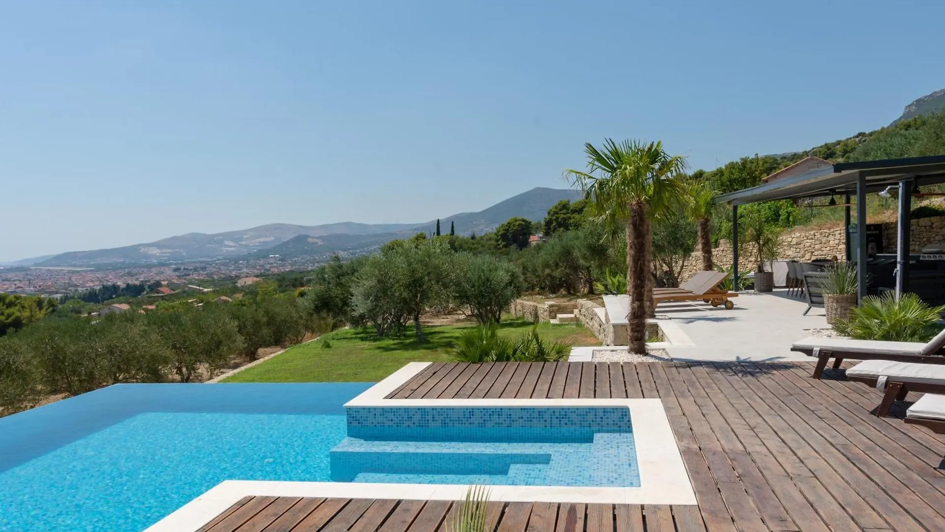 Villa Belle Vue With Heated Pool Kastela