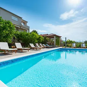  Appartement Duje